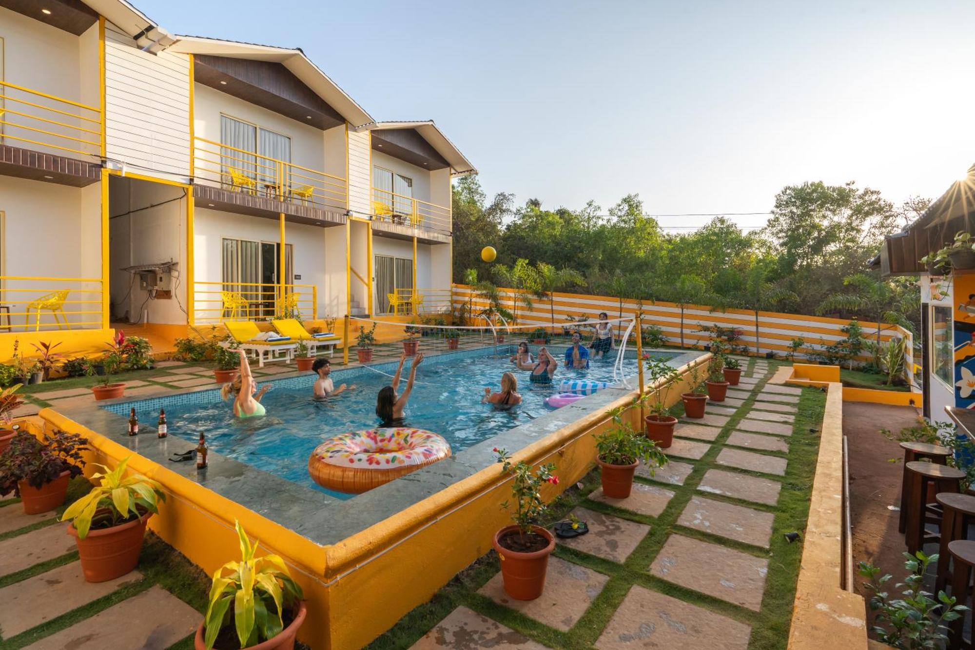 The Social Stays Goa, Morjim Formerly Artbuzz Экстерьер фото